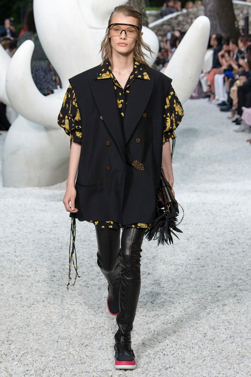 Louis Vuitton Resort 2019 Collection Show nicolas ghesquiere womanswear grace coddington accessories sneaker boots sunglasses