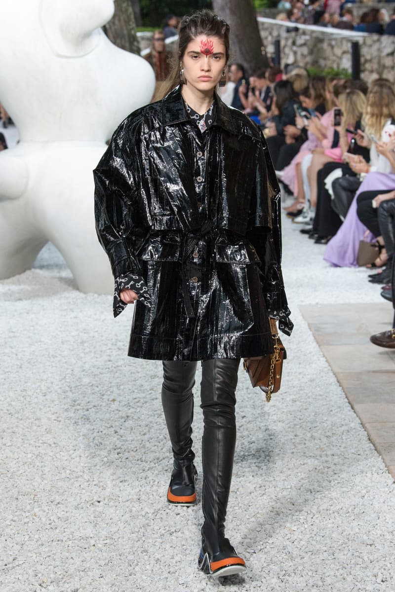 Louis Vuitton Resort 2019 Collection Show nicolas ghesquiere womanswear grace coddington accessories sneaker boots sunglasses