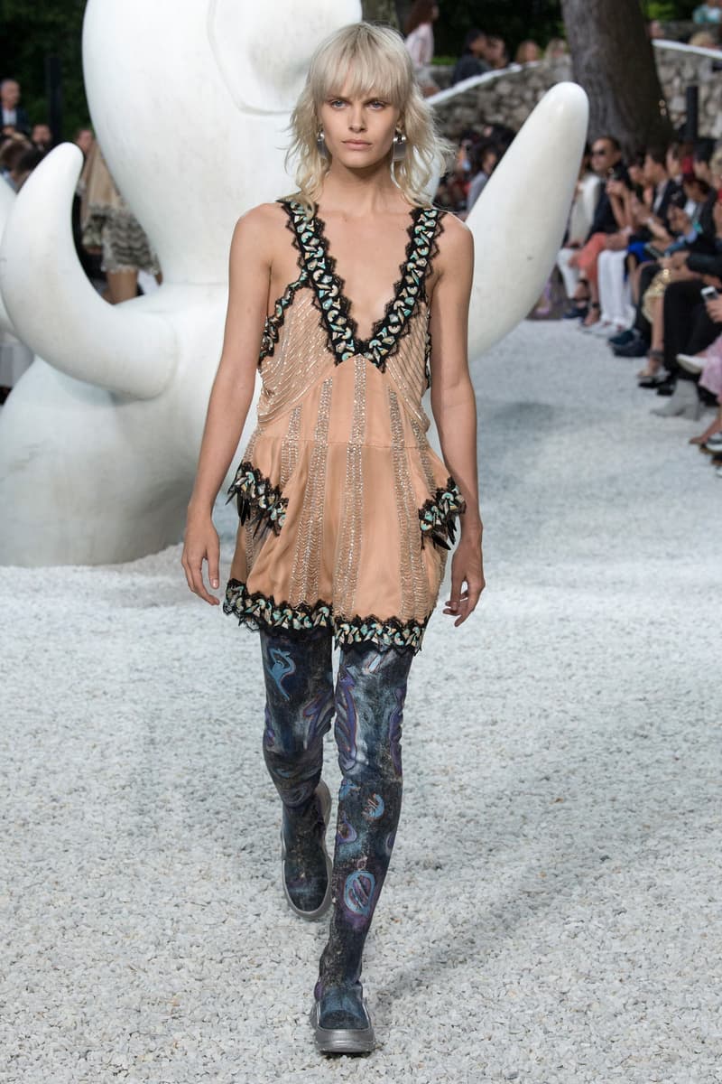 Louis Vuitton Resort 2019 Collection Show nicolas ghesquiere womanswear grace coddington accessories sneaker boots sunglasses