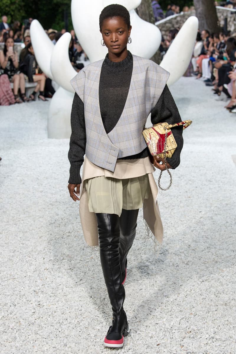 Louis Vuitton Resort 2019 Collection Show nicolas ghesquiere womanswear grace coddington accessories sneaker boots sunglasses