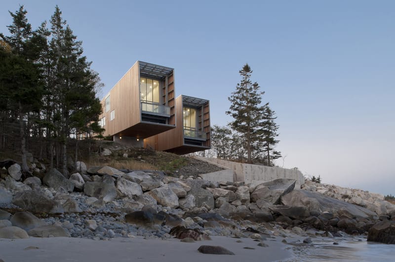 The Two Hulls House Pays Homage to a History of Shipbuilding