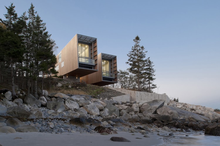 The Two Hulls House Pays Homage to a History of Shipbuilding