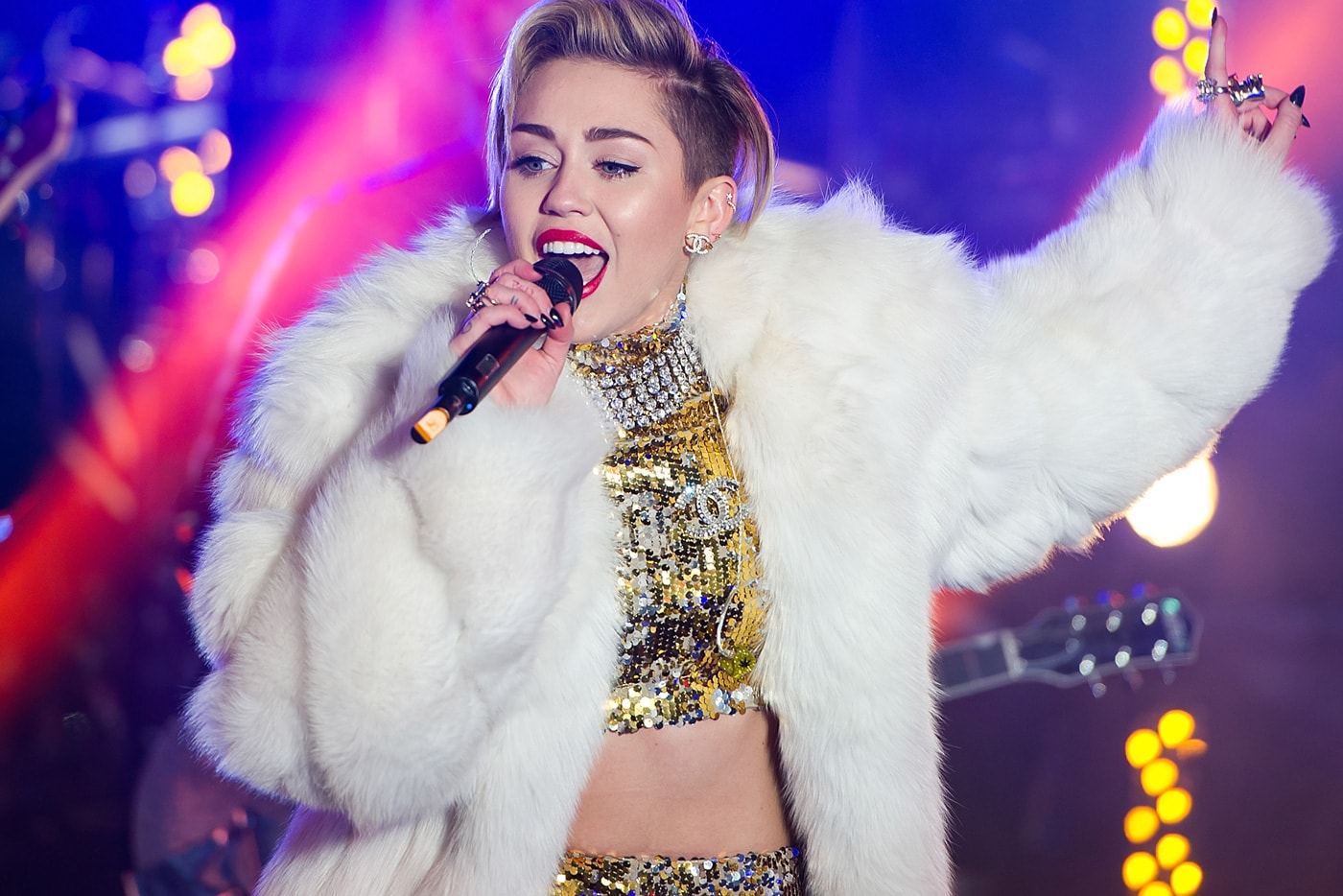Miley Cyrus Malibu Single Announcement