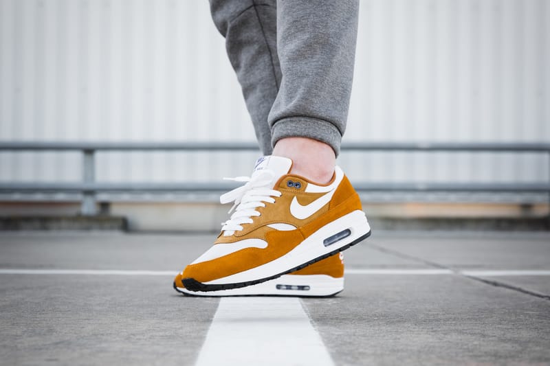 air max 1 red curry on feet