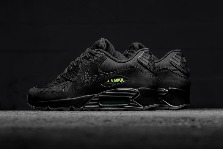 Nike’s Air Max 90 “Black/Volt” Is Now up for Grabs