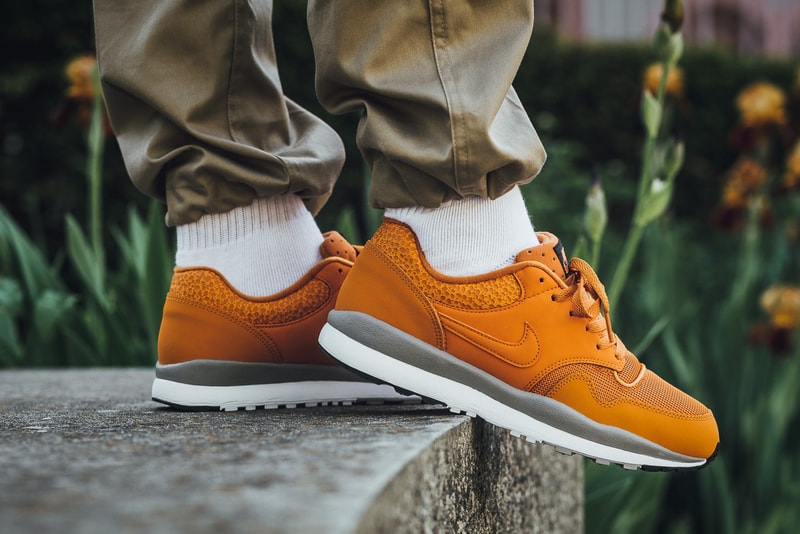 Nike Air Safari Monarch cobblestone white orange may 2018 release date info drop Titolo