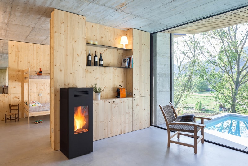 Retina House Arnau estudi D'Arquitectura Spain Houses Modern Catalonia Santa Pau Countryside Open-Plan Inspiration Design Interior Look Around Rent Home
