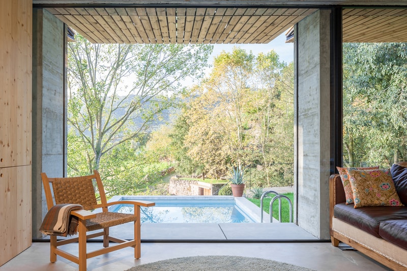 Retina House Arnau estudi D'Arquitectura Spain Houses Modern Catalonia Santa Pau Countryside Open-Plan Inspiration Design Interior Look Around Rent Home