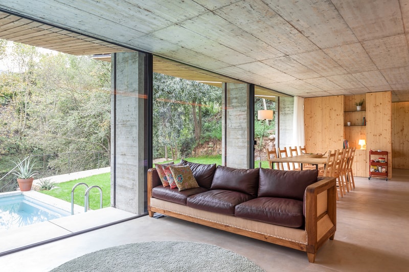 Retina House Arnau estudi D'Arquitectura Spain Houses Modern Catalonia Santa Pau Countryside Open-Plan Inspiration Design Interior Look Around Rent Home