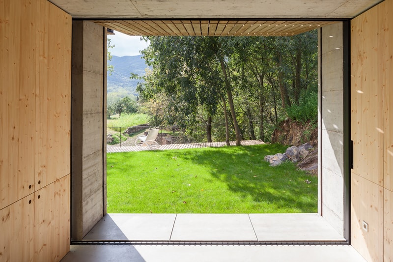 Retina House Arnau estudi D'Arquitectura Spain Houses Modern Catalonia Santa Pau Countryside Open-Plan Inspiration Design Interior Look Around Rent Home