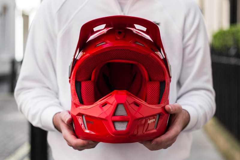 supreme dirt bike helmet