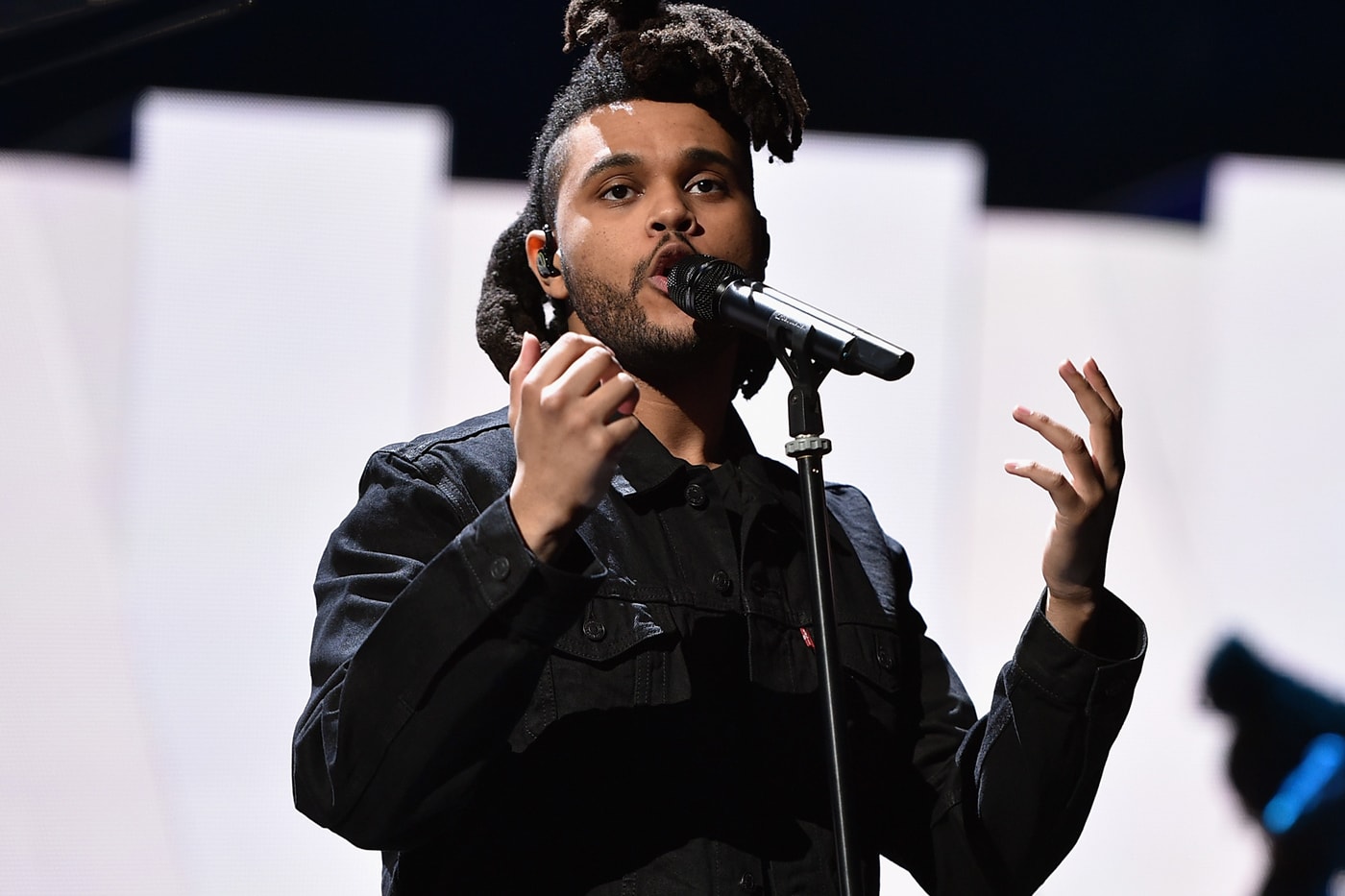 the-weeknd-releases-first-drop-of-his-2016-springsummer-fan-merch