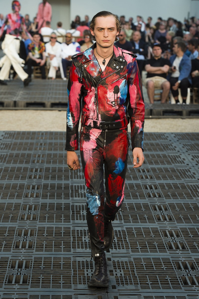 Alexander McQueen spring summer 2019 runway collection paris fashion week mens Sarah Burton