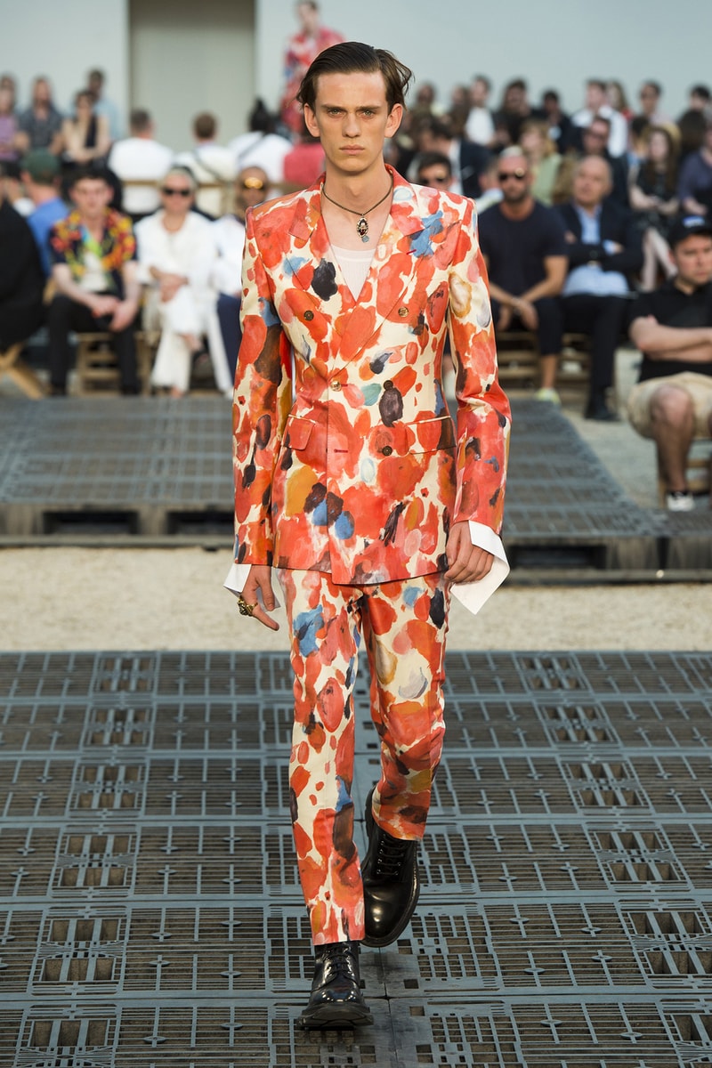 Alexander McQueen spring summer 2019 runway collection paris fashion week mens Sarah Burton