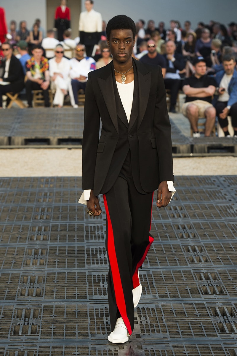 Alexander McQueen spring summer 2019 runway collection paris fashion week mens Sarah Burton