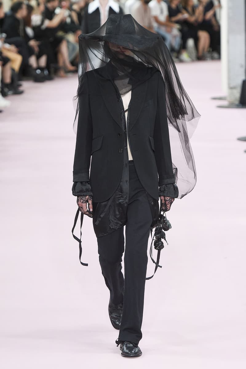 Ann Demeulemeester spring summer 2019 runway show paris fashion week men Sébastien Meunier