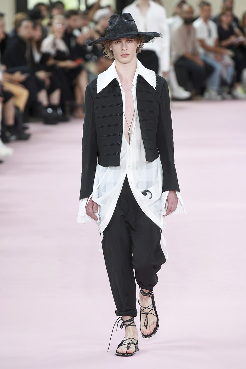 Ann Demeulemeester spring summer 2019 runway show paris fashion week men Sébastien Meunier