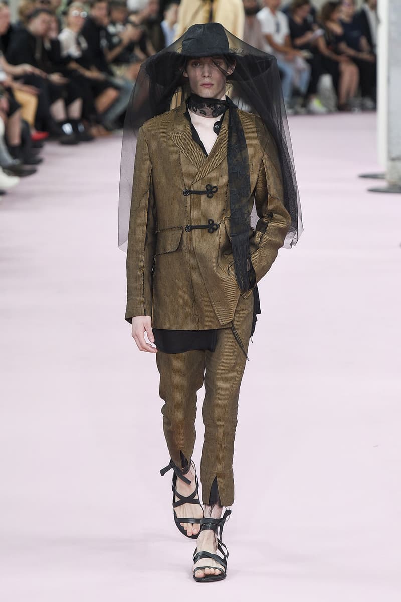 Ann Demeulemeester spring summer 2019 runway show paris fashion week men Sébastien Meunier