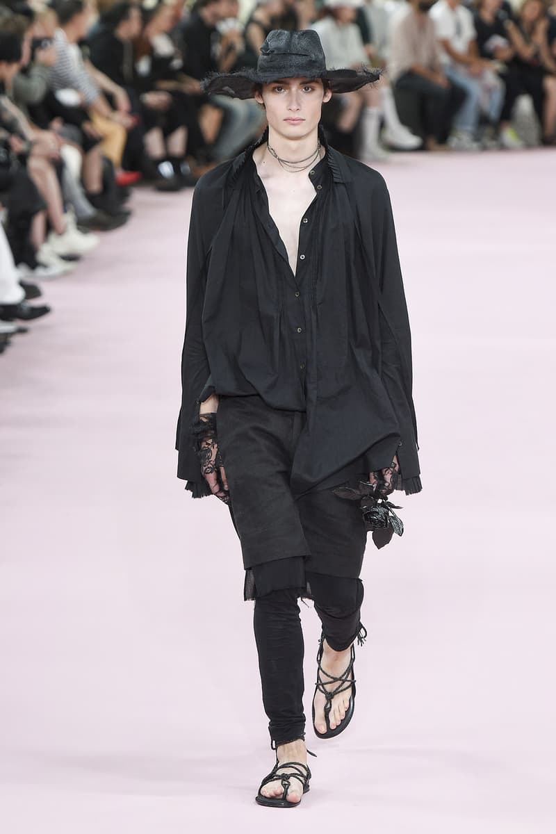 Ann Demeulemeester spring summer 2019 runway show paris fashion week men Sébastien Meunier