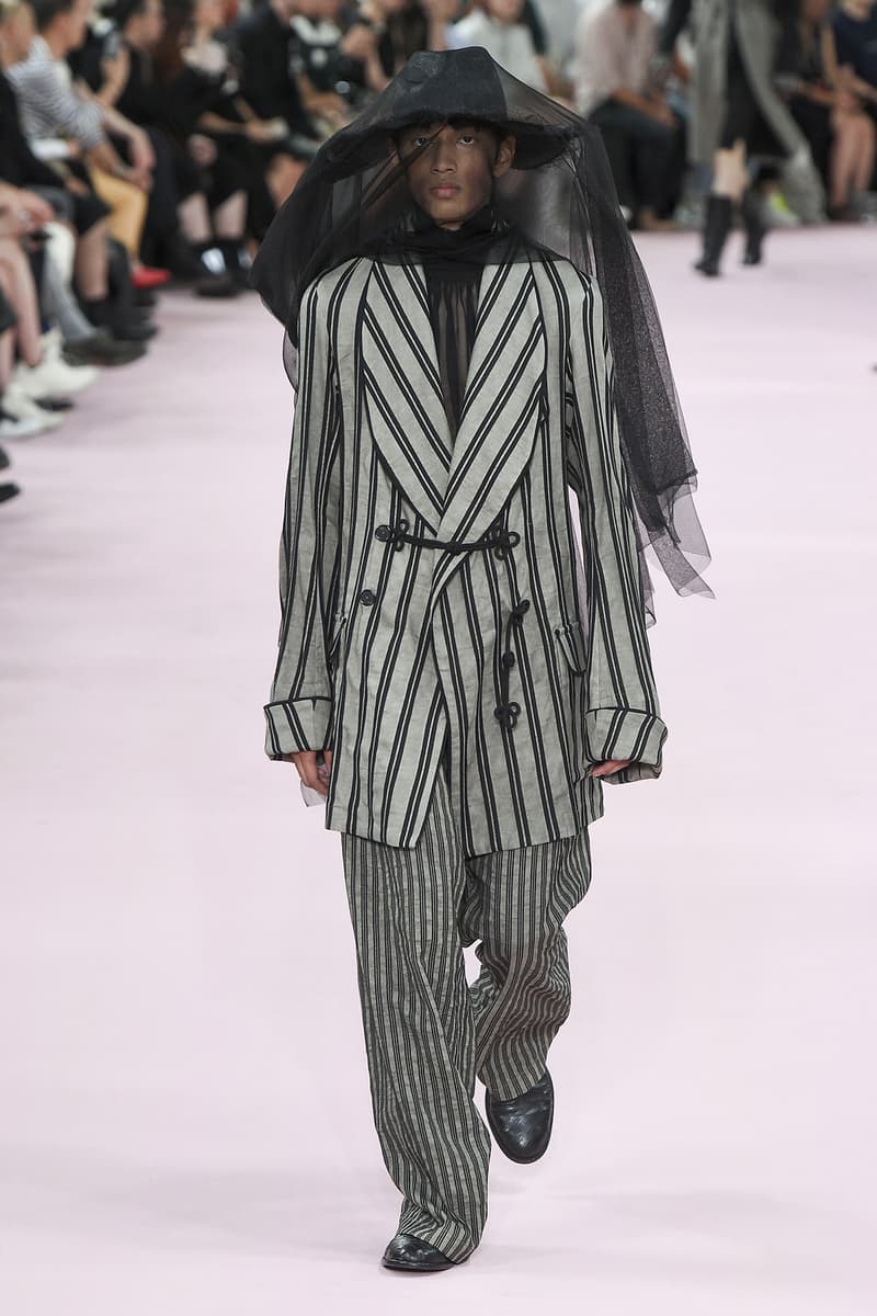 Ann Demeulemeester spring summer 2019 runway show paris fashion week men Sébastien Meunier