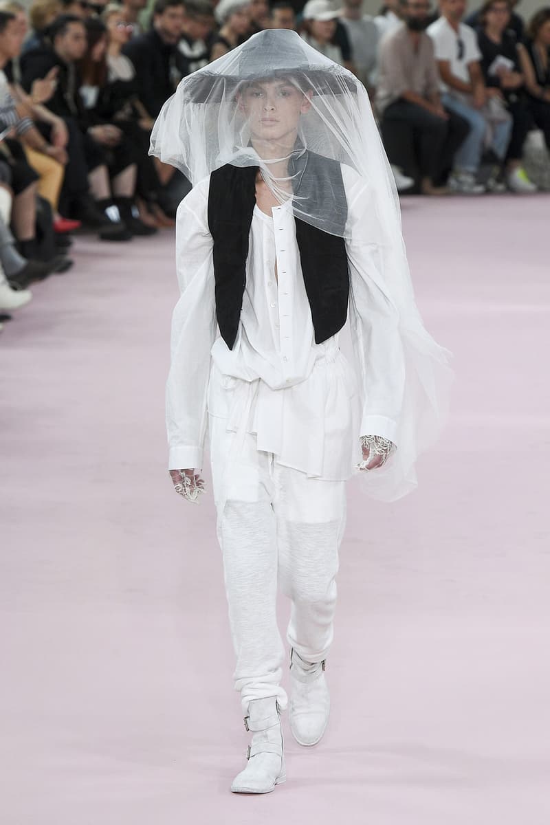 Ann Demeulemeester spring summer 2019 runway show paris fashion week men Sébastien Meunier