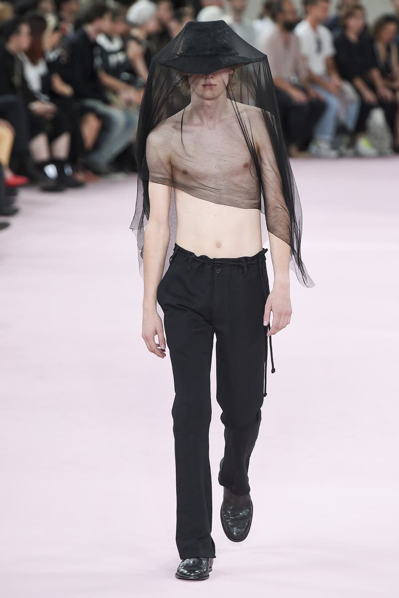 Ann Demeulemeester spring summer 2019 runway show paris fashion week men Sébastien Meunier