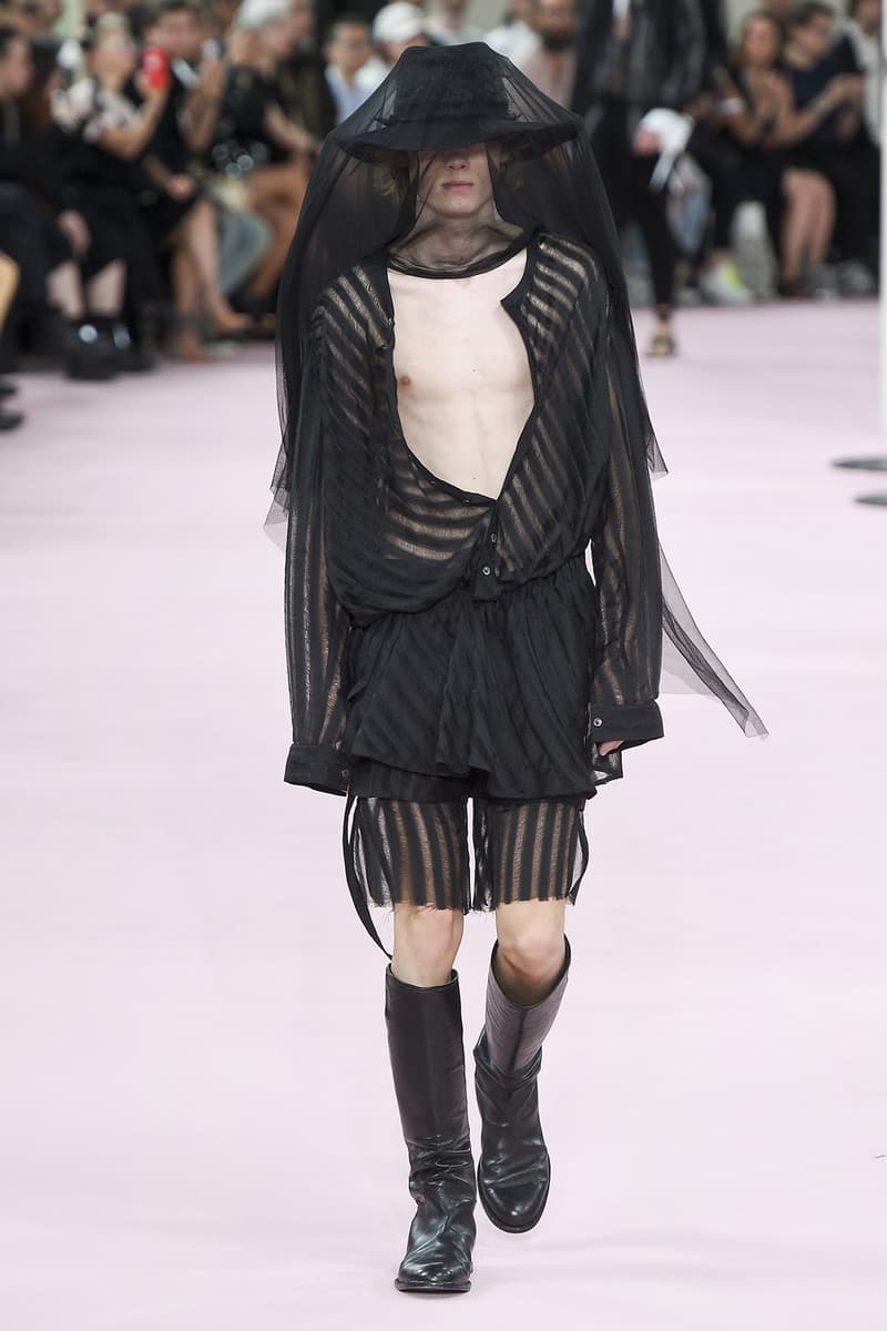 Ann Demeulemeester spring summer 2019 runway show paris fashion week men Sébastien Meunier