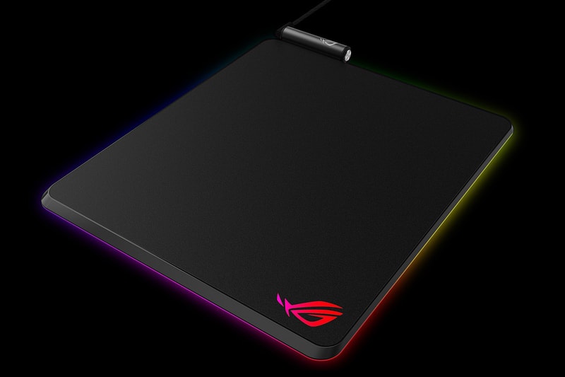 ASUS ROG Balteus Gaming Mouse Pad Charge Phone Qi LED