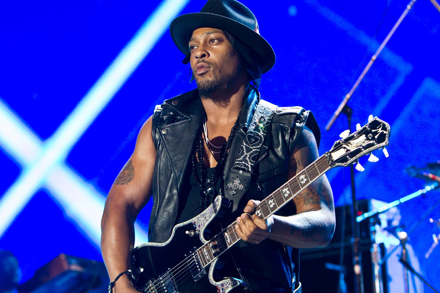 dangelo-janelle-monae-the-roots-prince-tribute-bet-awards
