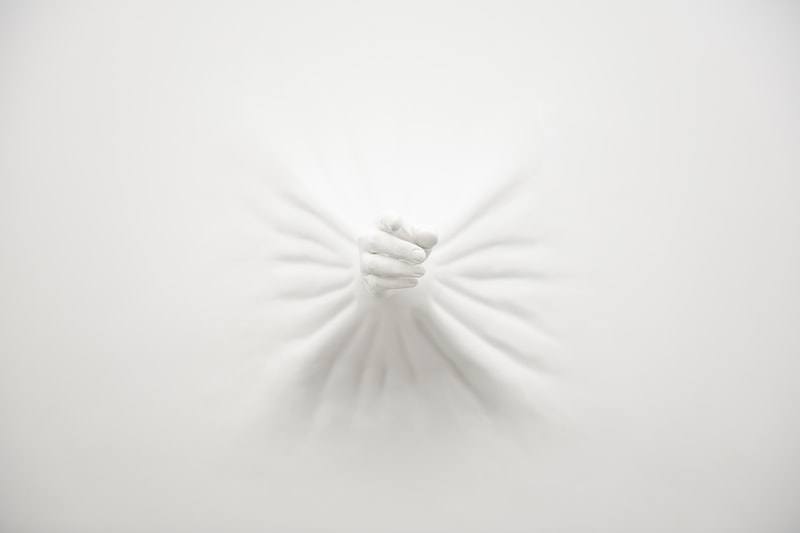daniel arsham galerie perrotin nanzuka gallery tokyo japan exhibitions art artworks sculptures paintings fictional archaeologies future relics