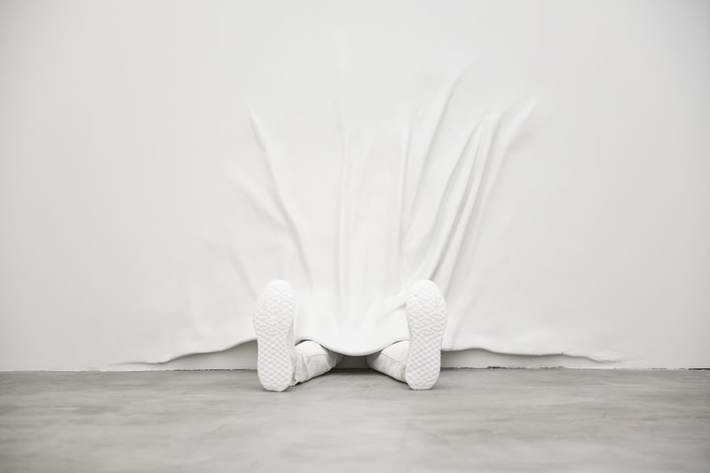 daniel arsham galerie perrotin nanzuka gallery tokyo japan exhibitions art artworks sculptures paintings fictional archaeologies future relics