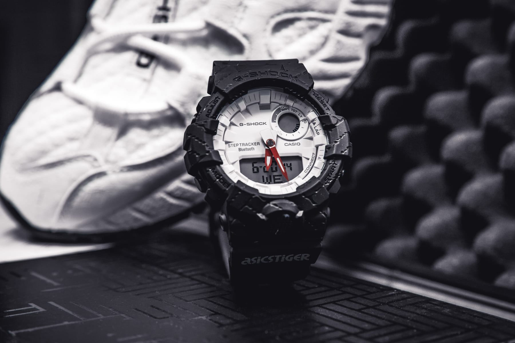 ASICS x G-SHOCK Collab Collector's 
