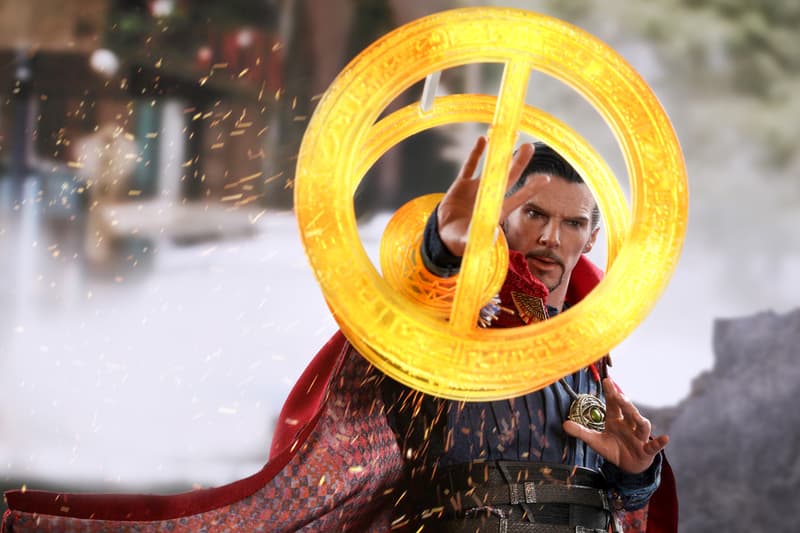 Hot Toys Avengers: Infinity War Doctor Strange Figure Marvel Studios 1/6th Action