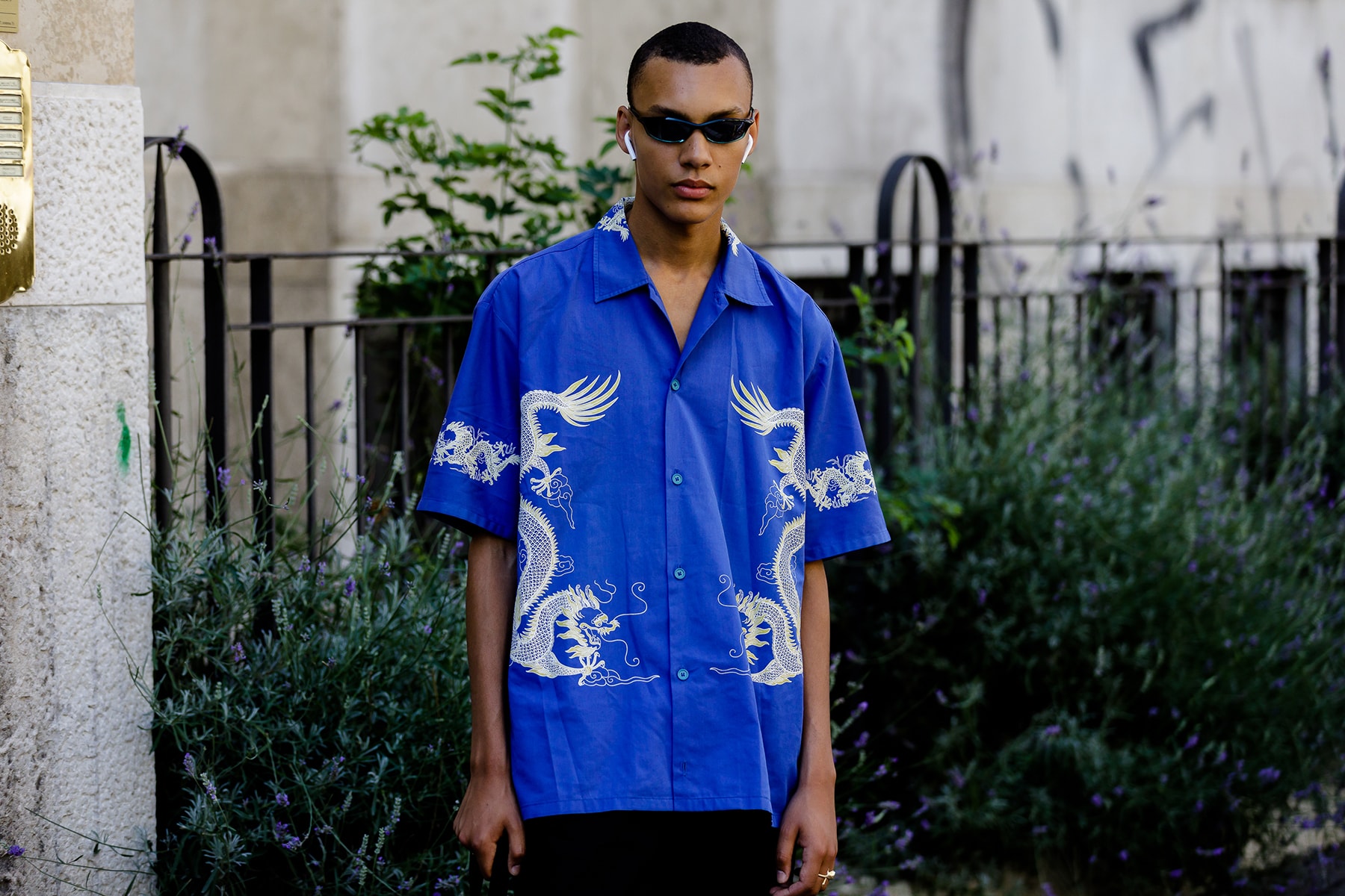 milan fashion week street style spring summer 2019 blue silk dragon tee shirt airpods tiny sunglasses