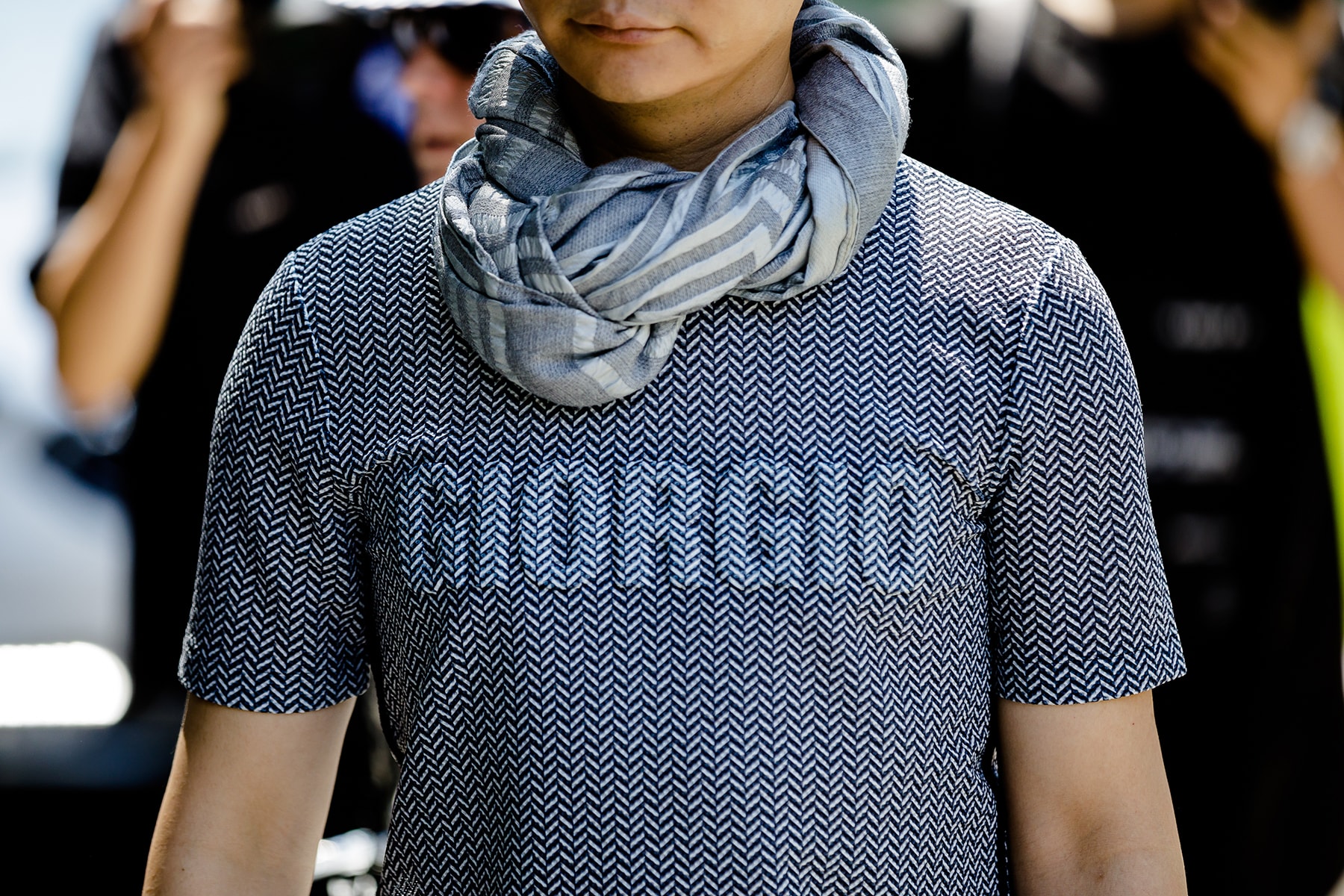 milan fashion week street style spring summer 2019 giorgio armani tee shirt jacquard 3d pring scarf
