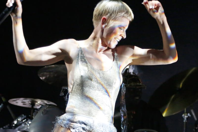 robyn dancing on my own video download