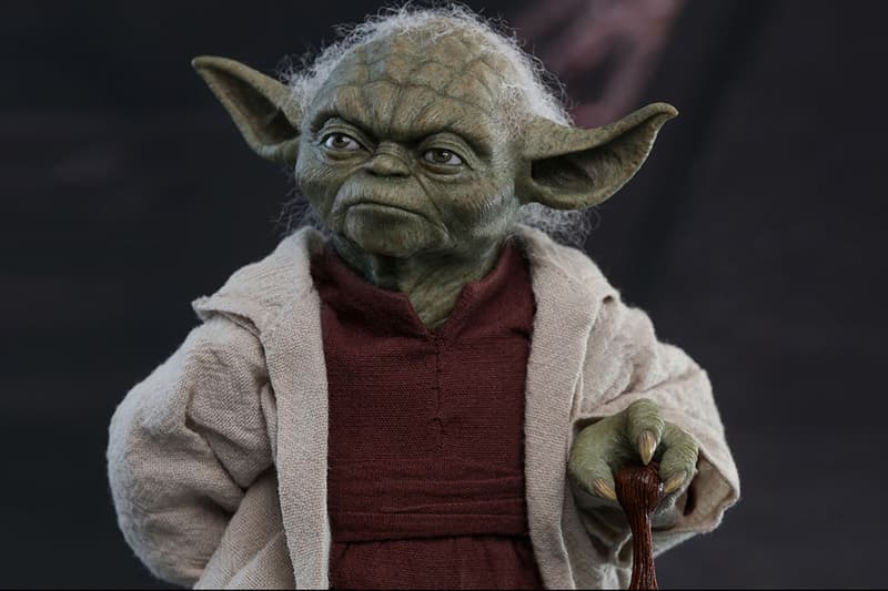 Hot Toys Unveils New Yoda Figurine star wars clone wars