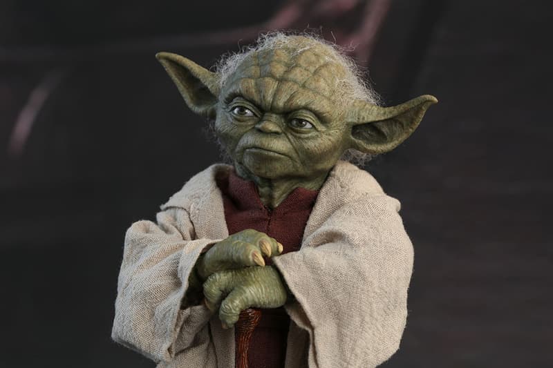 Hot Toys Unveils New Yoda Figurine star wars clone wars