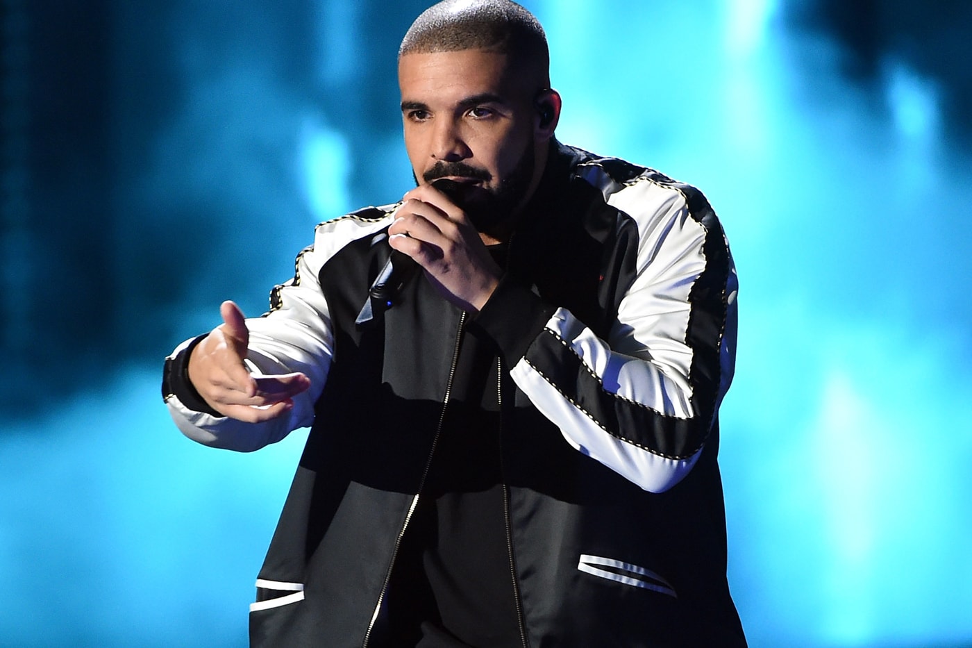 Drake First Artist 10 Billion Streams Apple Music Scorpion Album Stream