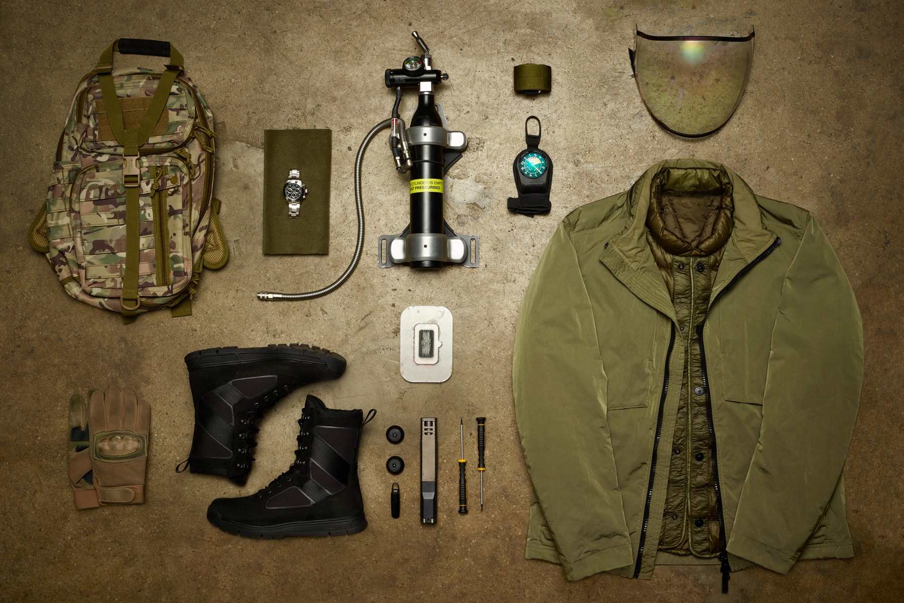 Mission: Impossible - Fallout Movie Essentials henry cavill August Walker spy halo visor camo backpack face scanner skydiving army green black compass