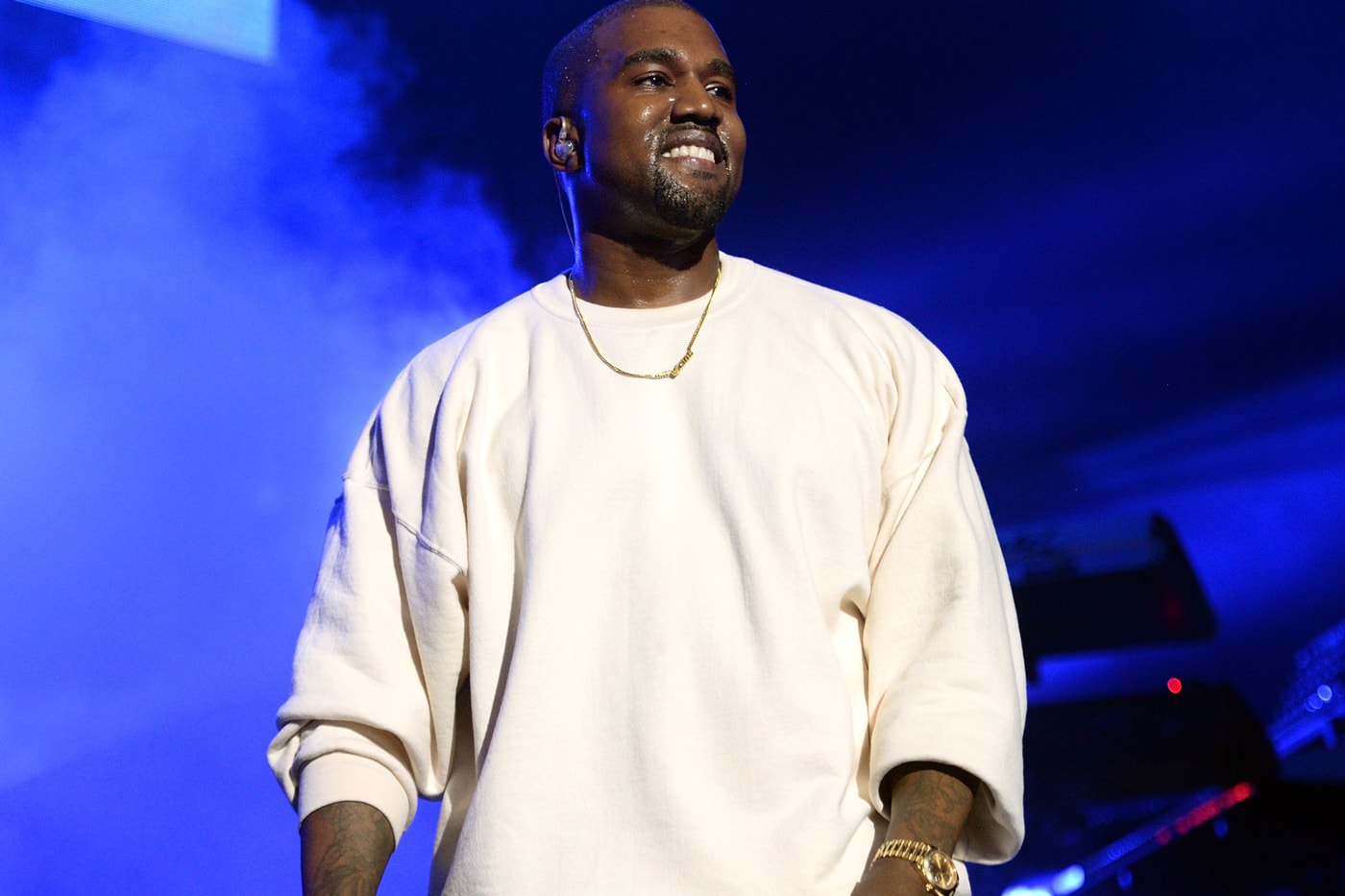 kanye-west-announces-famous-video-screening