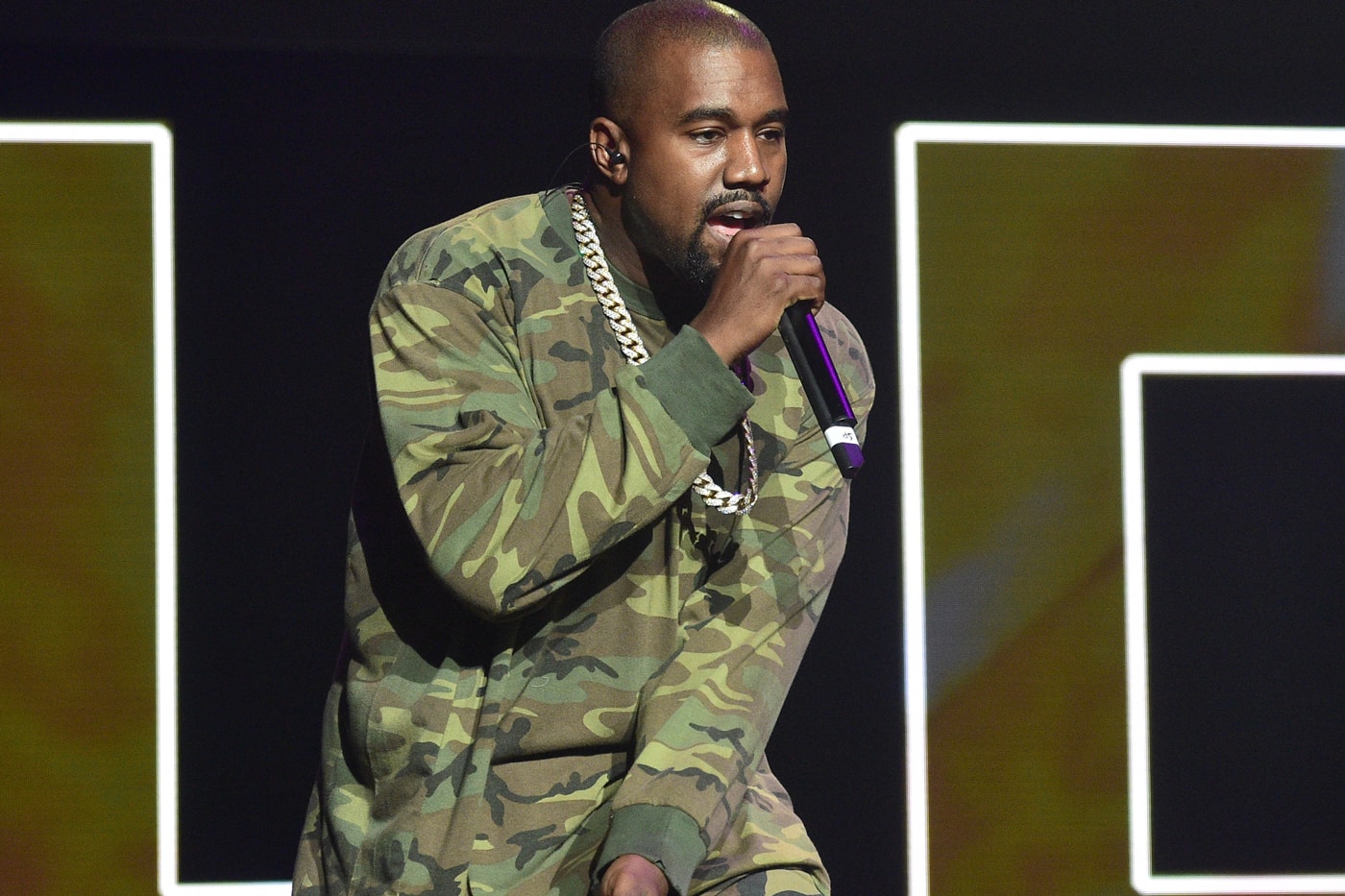 kanye-west-performing-at-2016-watermill-center-summer-benefit-gala