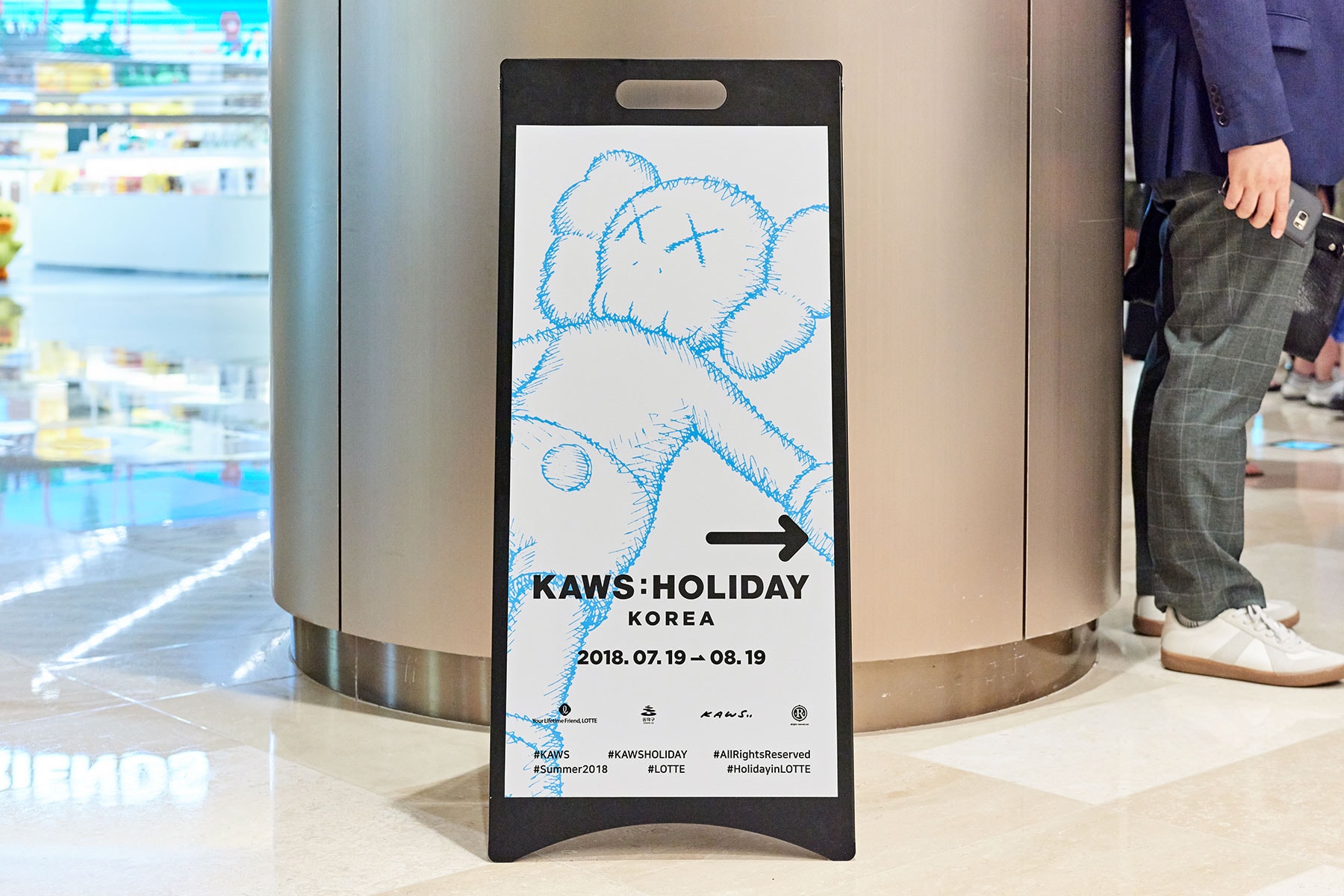 KAWS Holiday Allrightsreserved Lotte Seoul Korea Seokchon Lake Toy Towel Merch Pop Up