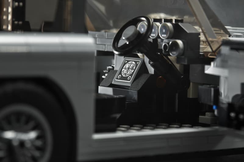 LEGO James Bond Aston Martin DB5 Creator Expert Model