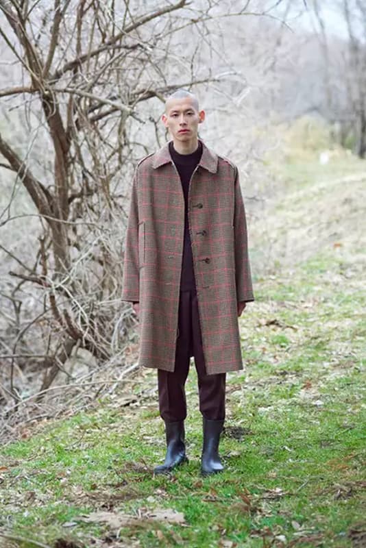 Markaware Fall Winter 2018 Lookbook Shunsuke Ishikawa outerwear jackets hoodies sweatshirts suits plaid houndstooth patterns suits menswear Japanese fashion outdoors cold weather collection