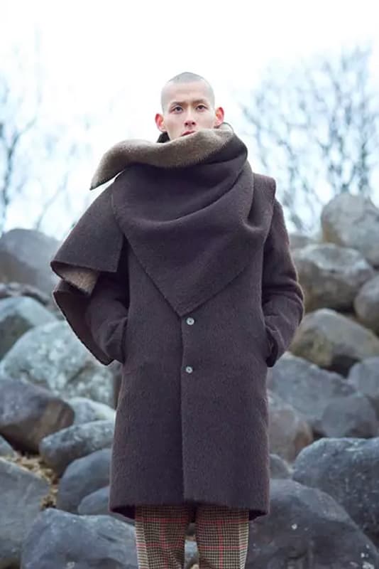 Markaware Fall Winter 2018 Lookbook Shunsuke Ishikawa outerwear jackets hoodies sweatshirts suits plaid houndstooth patterns suits menswear Japanese fashion outdoors cold weather collection