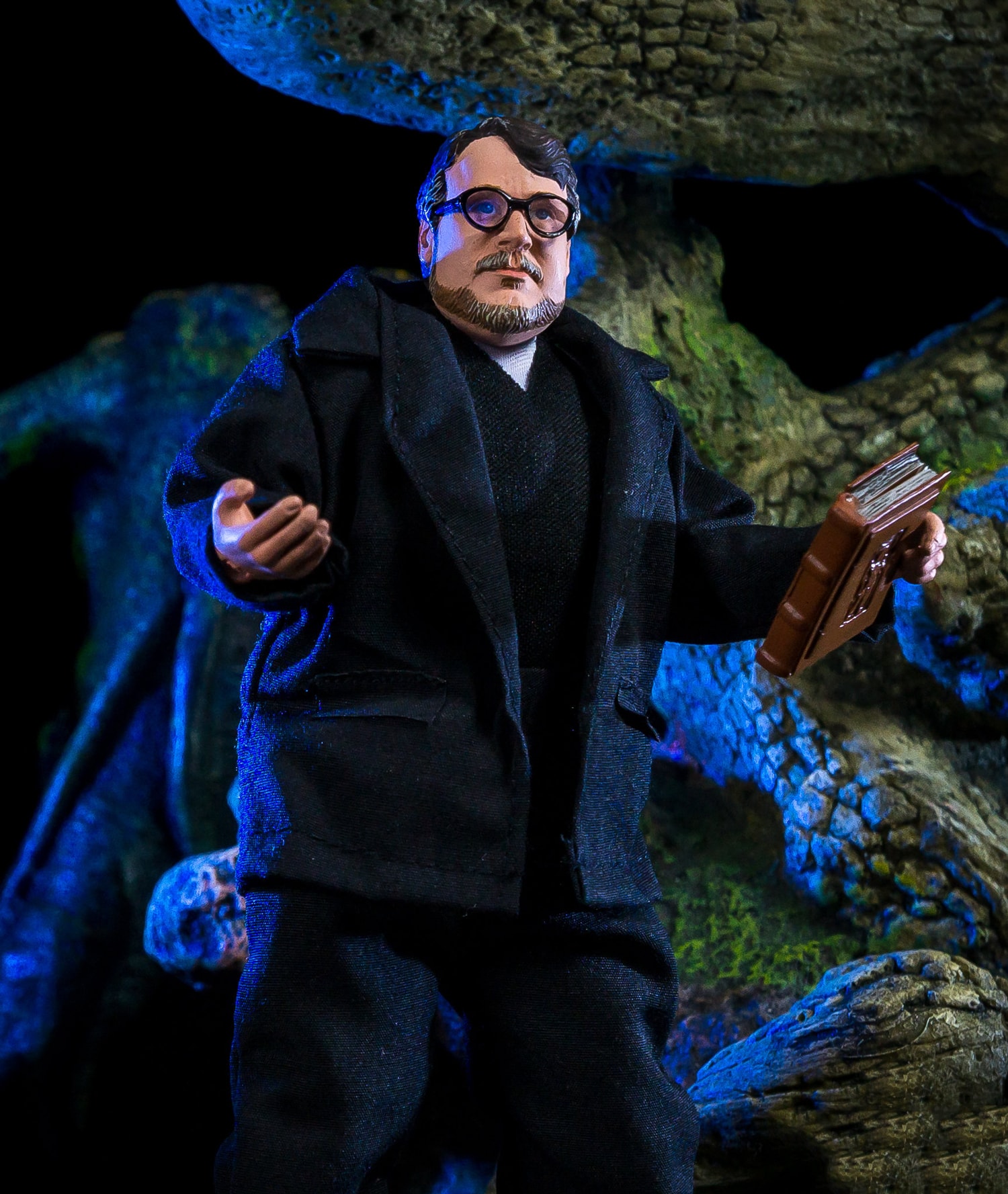 NECA Guillermo del Toro San Diego Comic Con Figure SDCC Toyark Movies Films Toys Figures Pan’s Labyrinth  Hellboy The Shape of Water Trollhunters The Strain Pacific Rim movies director