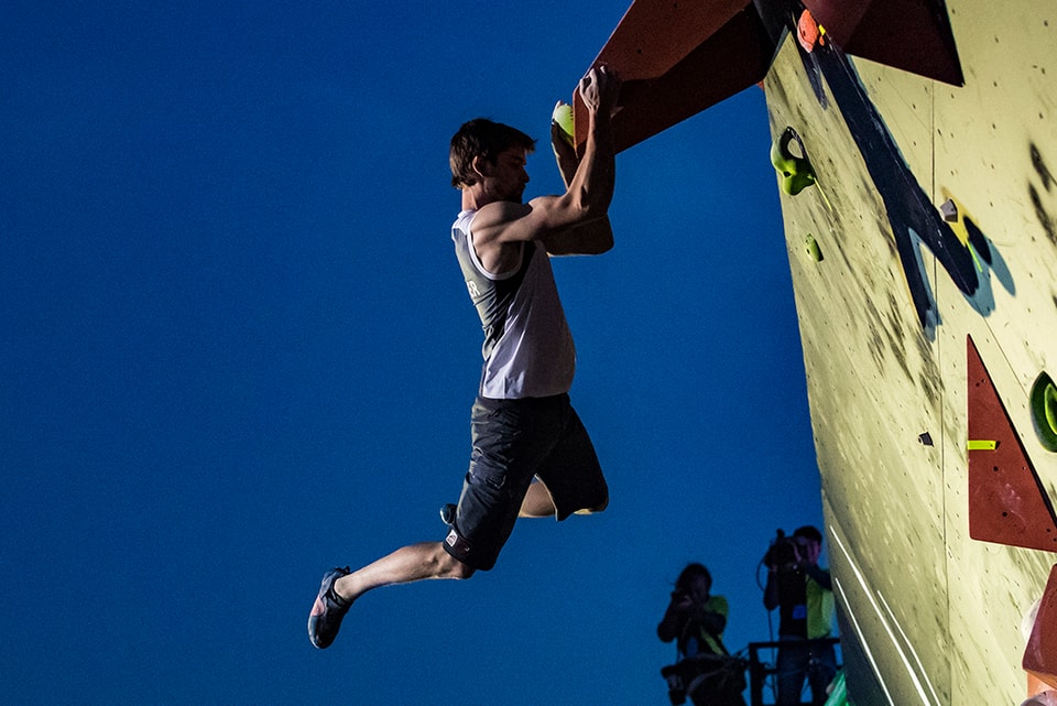 SPYDER's Annual River Climbing Championship Takes Place in Seoul