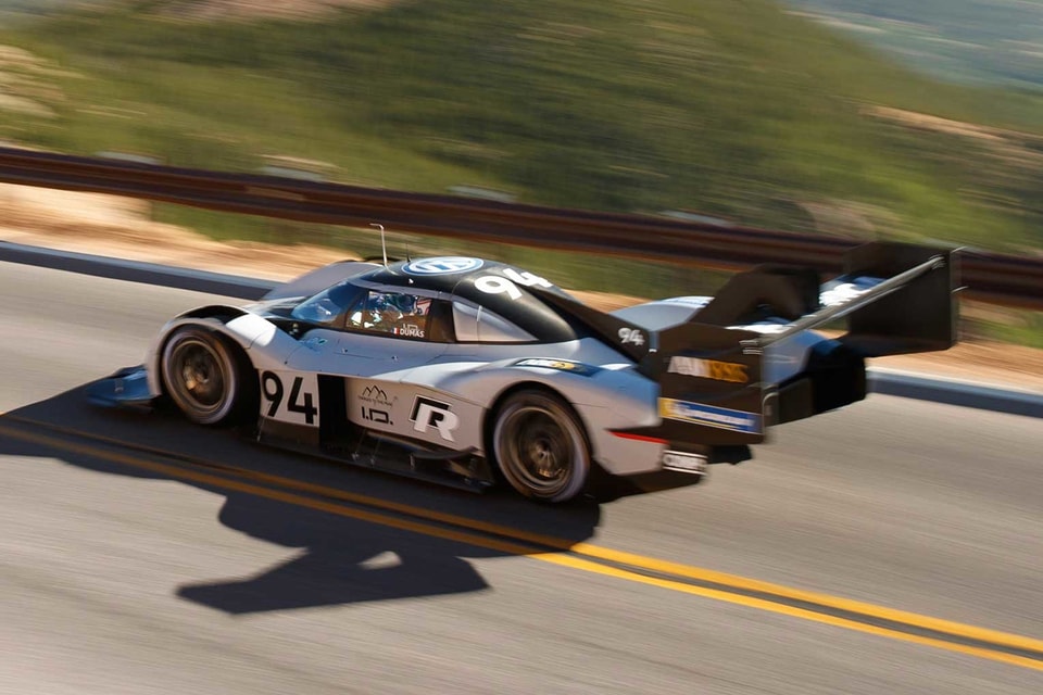 Volkswagen I D R Break Pikes Peak World Record Hypebeast Watch This Volkswagen I D R Ev Break Pikes Peak S Previous World Record