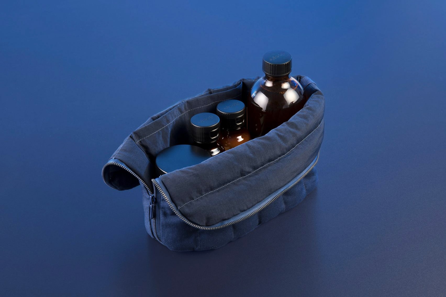 Aesop Oil Diffusers Wash Bags Designed ÉCAL Students Design Advanced Studies in Design for Luxury and Craftmanship Switzerland Skincare Cosmetics Accessories